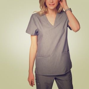 UNWORN UNOPENED FIGS SCRUB TOP